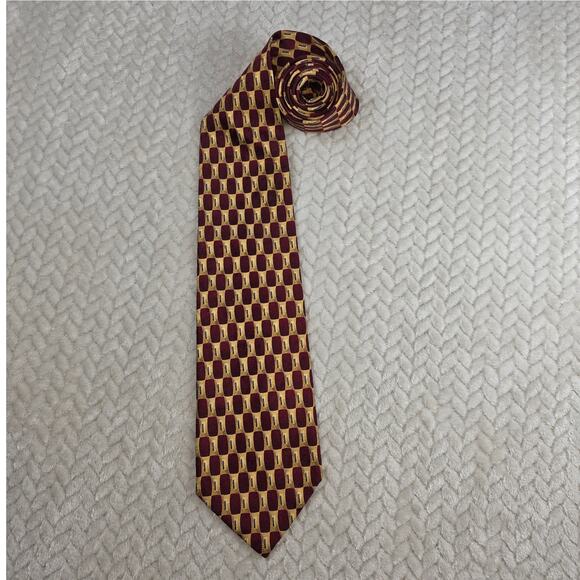 Roundtree Yorke Silk Tie Men Geometric Burgundy Gold Handmade USA Retro Preppy - Picture 4 of 5